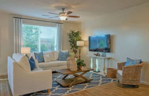 Raisin Casa | Fresno/Clovis New Construction! Designer furnished.