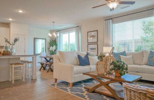 Raisin Casa | Fresno/Clovis New Construction! Designer furnished.