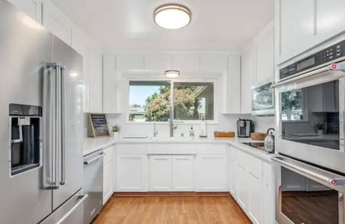 Raisin Casa | Fresno House, Sleep No. Beds, BBQ, Fire Pit, 4 Bed: 2 Bath