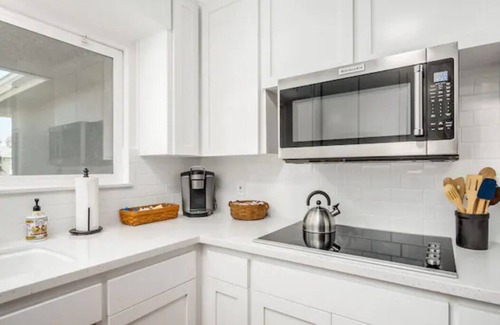 Raisin Casa | Fresno House, Sleep No. Beds, BBQ, Fire Pit, 4 Bed: 2 Bath