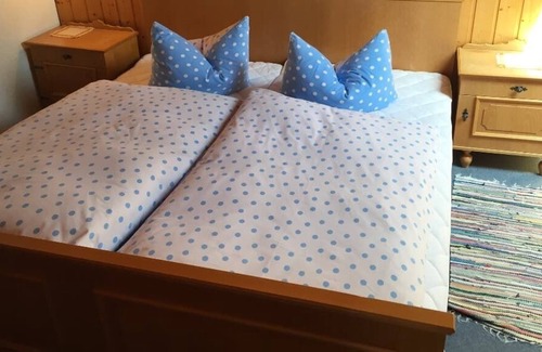 Untergriesbach Apartamento | Agradable y espacioso apartamento con balcón orientado al sur