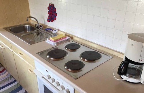 Untergriesbach Apartamento | Apartamento espacioso y acogedor con espacio adicional y cama con dosel