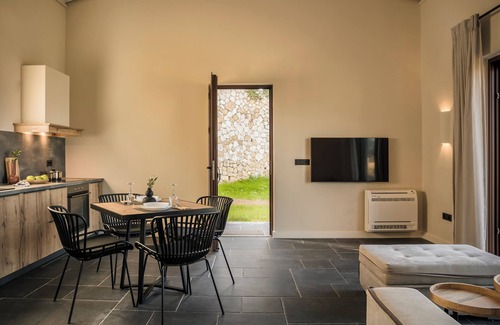 Menegata Villa | FRG Villas : Villa Cantare