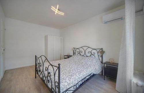 Riou - Petit Juas - Av de Grasse Apartamento | FRGK "Stanislas 2BR AC"