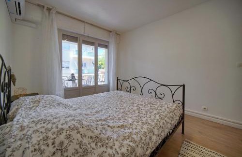 Riou - Petit Juas - Av de Grasse Apartamento | FRGK "Stanislas 2BR AC"
