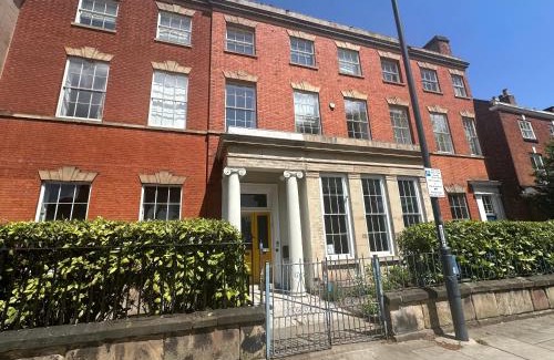 Derby Casa | Friar Gate House - Grand Georgian Townhouse in Derby Centre