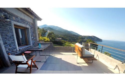 Limnionas Casa | Frictories station of residency