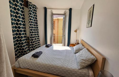 Intra Apartamento | FRIDA APARTMENT
