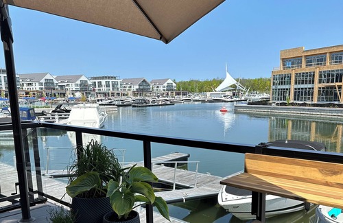 Innisfil Casa | Friday Harbour Prime Location - Luxurious Lakeside Escape