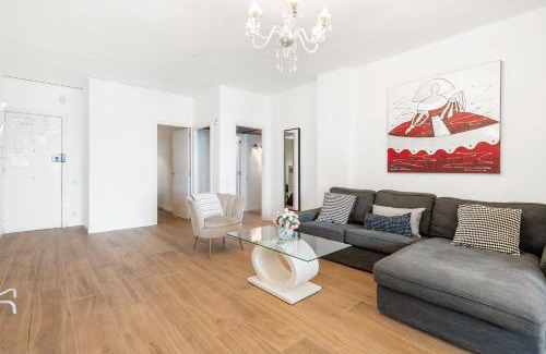 Esquerra de l'Eixample Apartamento | Fridays Flats Spacious 4br Family Retreat