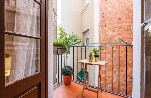 La Sagrada Familia Apartamento | Fridays Flats Whisper-quiet Near Sagrada's Heart