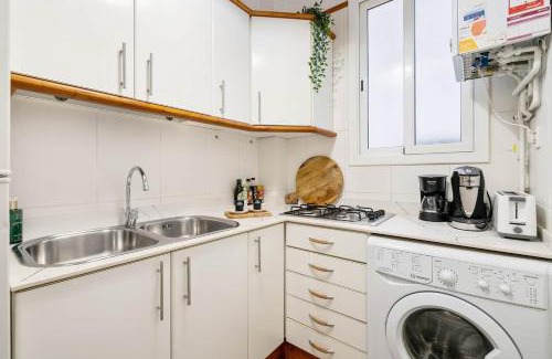 La Sagrada Familia Apartamento | Fridays Flats Whisper-quiet Near Sagrada's Heart