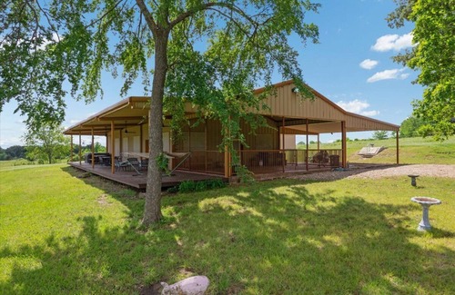 Calera Casa | Friede's Hideaway - The perfect retreat with a private pond, hot tub & much more