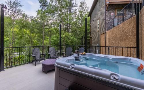 Pigeon Forge Villa | Friendly Bear Plunge