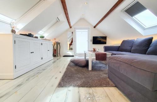 Dersdorf Apartamento | Friendly Home - "Helles Dachstudio" Köln Bonn Phantasialand