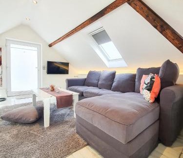 Dersdorf Apartamento | Friendly Home - "Helles Dachstudio" Köln Bonn Phantasialand
