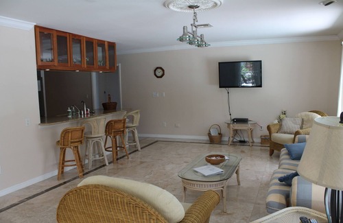 Bonita Springs Casa | Friendly Quiet Neighborhood, Solar Heated Pool & just 5 minutes to Bonita Beach
