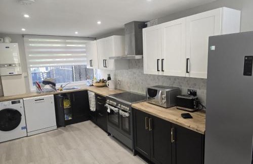 Northampton Casa | Friendly Retreat at Windermere Way upto 6 guests
