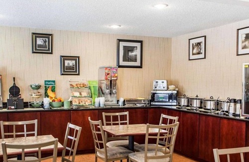 Quad Cities Casa | Friendly service coupled with value accommodations in Davenport !