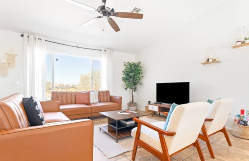 Twentynine Palms Casa | Friends and Family! 29 Palm Oasis 3mi to Joshua Tree