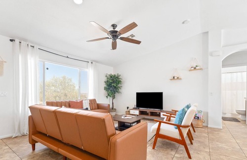 Twentynine Palms Casa | Friends and Family! 29 Palm Oasis 3mi to Joshua Tree