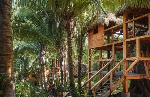 Lo de Marcos Casa | Friends and Family Gulf Getaway! Outdoor Pools, Beachfront, Free Parking!