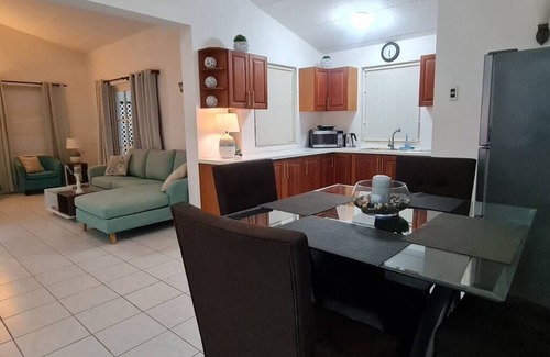 Willemstad Villa | Acogedora villa con jardín tropical y grande piscina privada