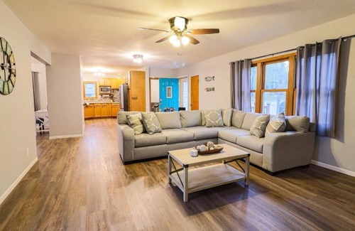Lake City Casa | Friends & Family Getaway- Sauna, Fireplaces, Firepit