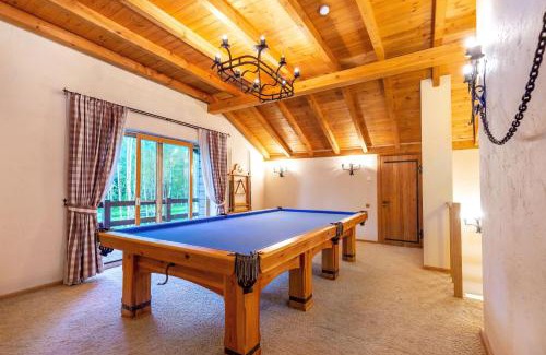 Vilnius County Casa | Friends & Family Getaway to Forest House by Reside Baltic