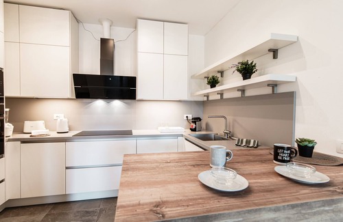 Como Apartamento | Friends & Family Retreat
