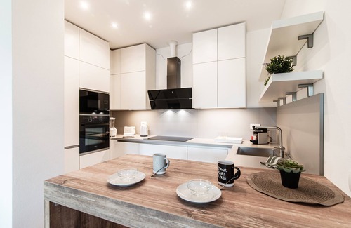 Como Apartamento | Friends & Family Retreat