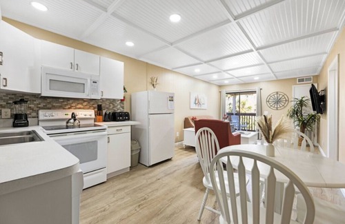North Forest Beach Apartamento | Friends Get Away TWO Bedroom Large Villa