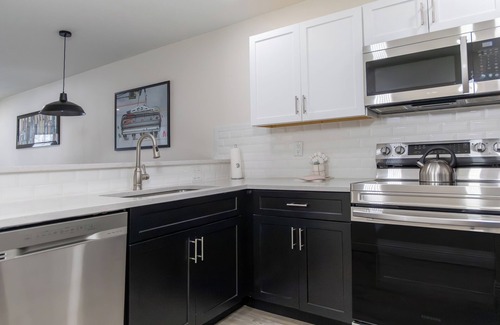 Steamboat Springs Hotel | Friends Getaway! Three Great Units for Families, Near Steamboat Ski Resort, Hot tub, Ski Equipment Rental, Free Parking!