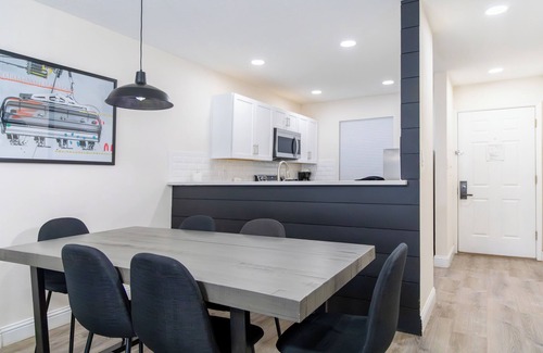 Steamboat Springs Hotel | Friends Getaway! Three Great Units for Families, Near Steamboat Ski Resort, Hot tub, Ski Equipment Rental, Free Parking!