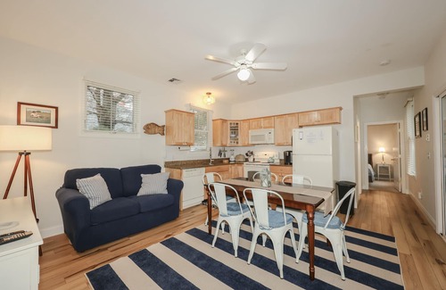 Summer Village Cabaña | Friendship Style Cottage at Summer Village newly furnished with Central Air!