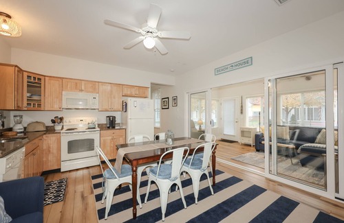 Summer Village Cabaña | Friendship Style Cottage at Summer Village newly furnished with Central Air!