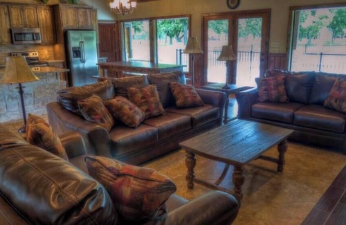 Leakey Otro | Frio Pecan Farm House 28