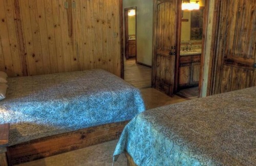 Leakey Otro | Frio Pecan Farm House 28