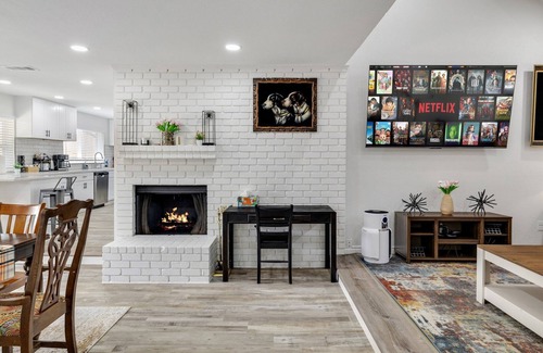 Frisco Casa | Frisco 4-bedrooms Getaway Hometel with Spa and Outdoor Kitchen