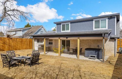 Frisco Casa | Frisco Getaway Hometel w the Spa and Outdoor Kitchen