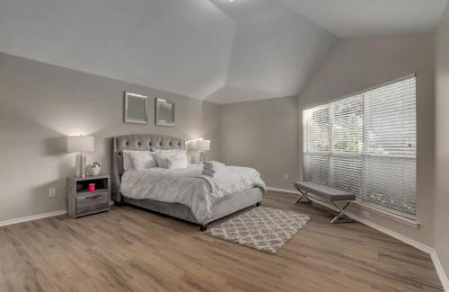 Frisco Casa | Frisco Spacious & Cozy Bling Home by Aya