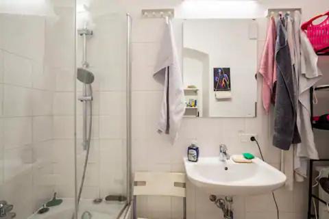 Ottakring Casa | FRO-MEDIA - Room - Backside - Community Space -