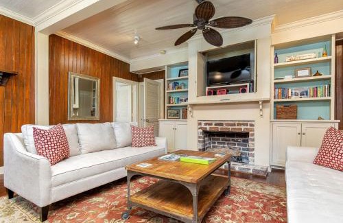 Old West Broad Neighborhood Casa | Frogtown Cottage