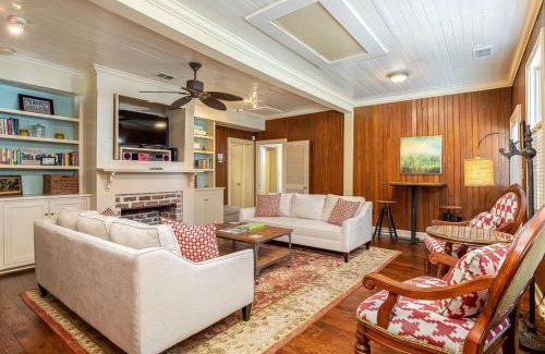 Old West Broad Neighborhood Casa | Frogtown Cottage