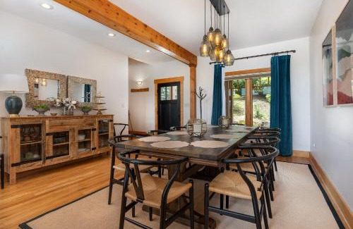 Black Mountain Casa | Frolly Falls