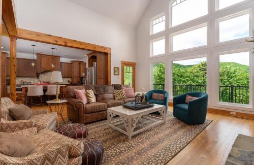 Black Mountain Casa | Frolly Falls
