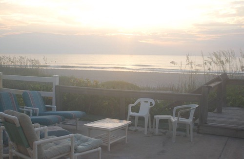 Crescent Beach Condominio | DESDE $ 483 / WK, MEJOR PRECIO AL MAR, 10 pasos a la playa tranquila,