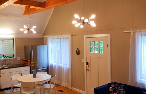 Thornhurst Casa | From $49/night - 1400sf self-checkin 3bd Modern Chalet