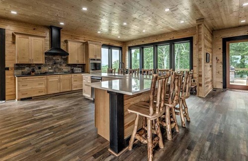 Talking Rock Cabina | From Salt Life to Mountain Life - Mountain Views | Pet Friendly | Hot Tub | Game Room