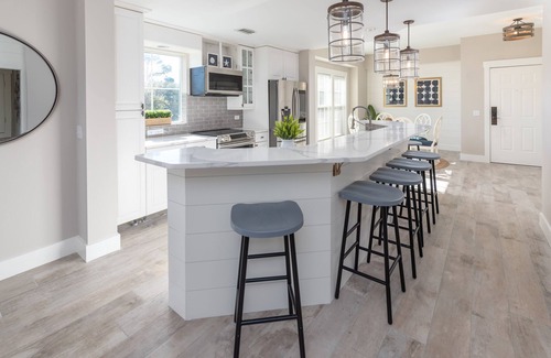 North Forest Beach Condominio | ¡De los propietarios vistos en HGTV! Villa de lujo frente a la playa, en la arena en 3 minutos